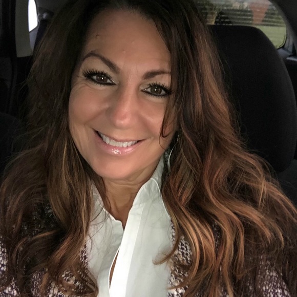 Meet your Posher, Donna - Picture 2 of 2